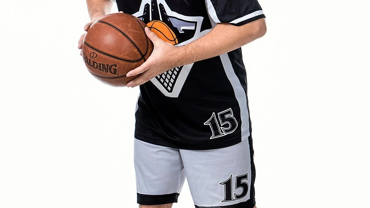 WNBA奖项追踪:阿贾·威尔逊的攻防转换为何仍领跑